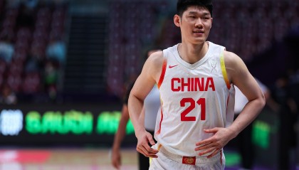 中国国家队官方称赞胡金秋：从新秀到领袖蜕变 沉默基石热血担当